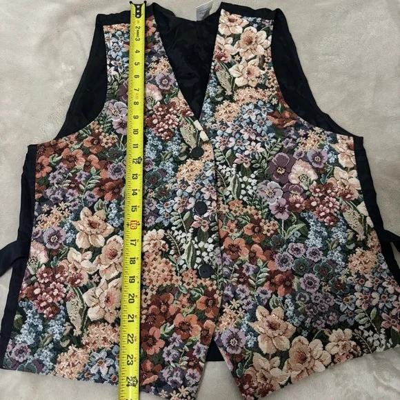 Vintage Cabin Creek Multicolor Floral Vest size Medium Tall - Picture 5 of 5